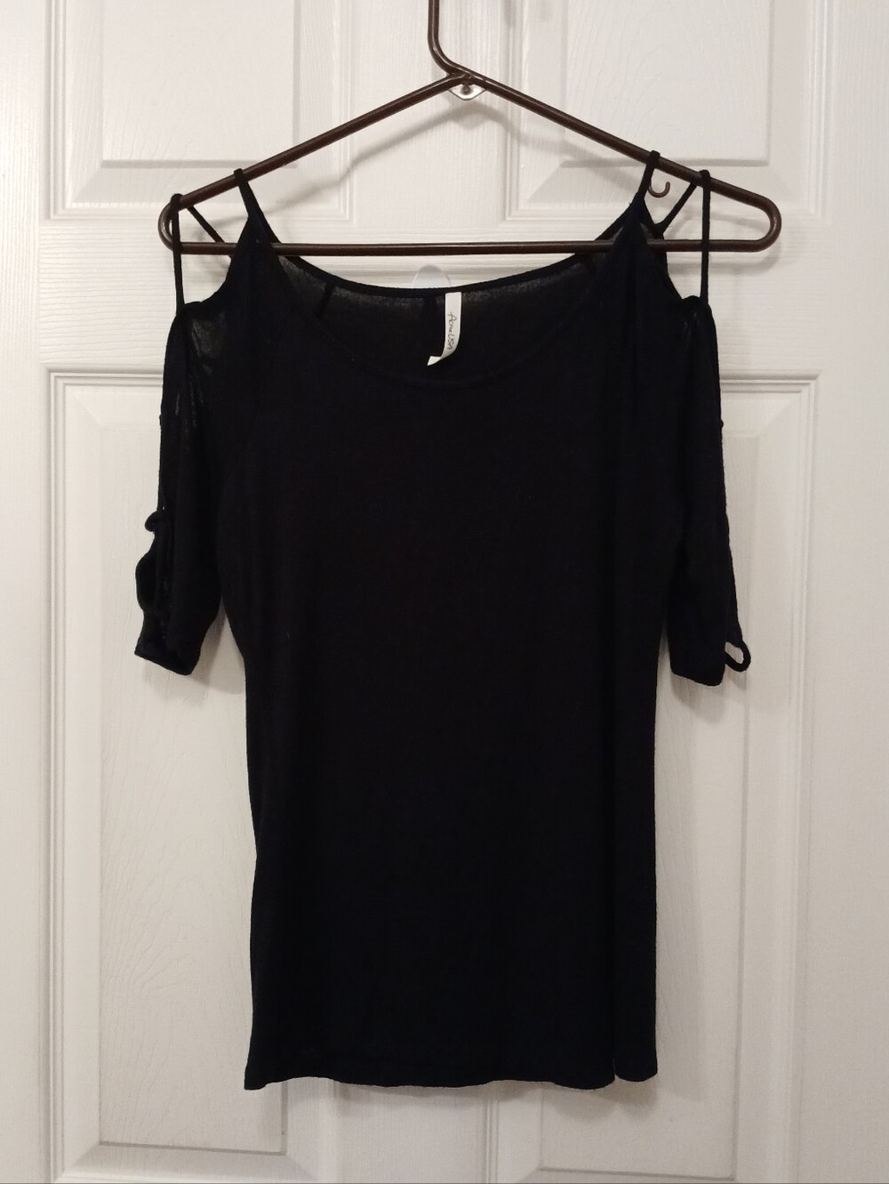Active USA Top Tee Women's Size M Black Basic Minimalist Casual Goth